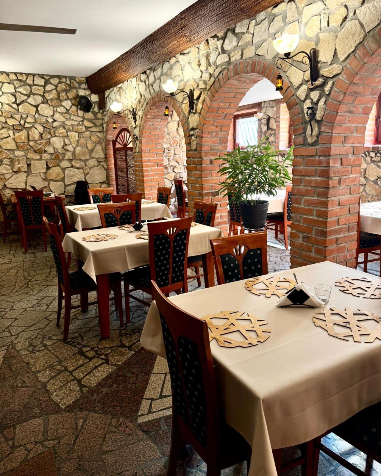 Powidz Lakeside Hotel & Restaurant Zewnętrze zdjęcie